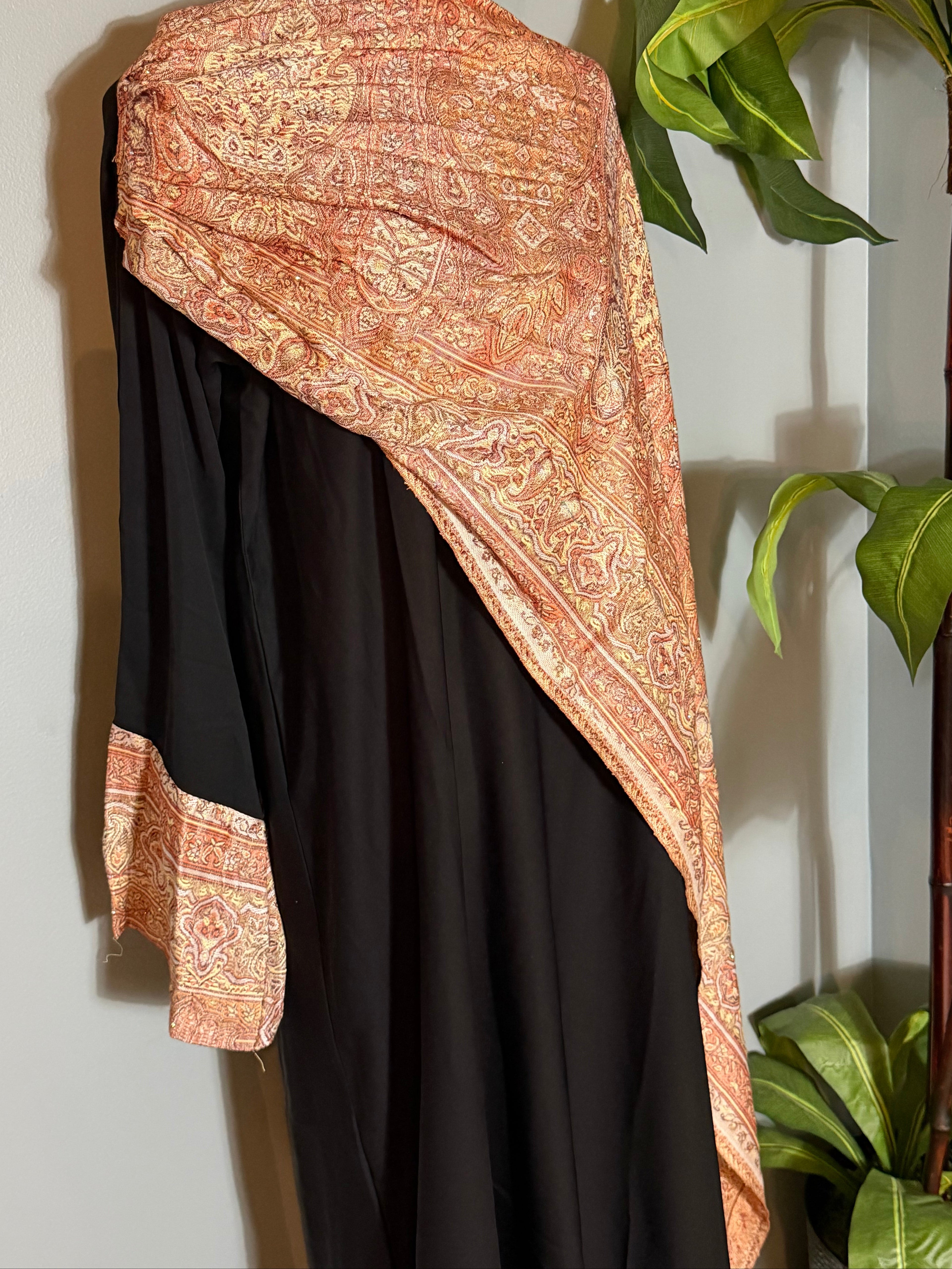 Closed Black Pashminas